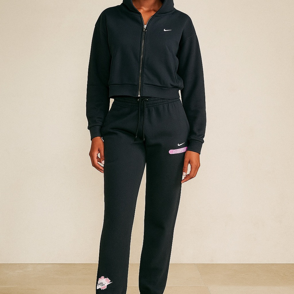 Nike Women's Black City of London Jogger Set XS pants, S zippy